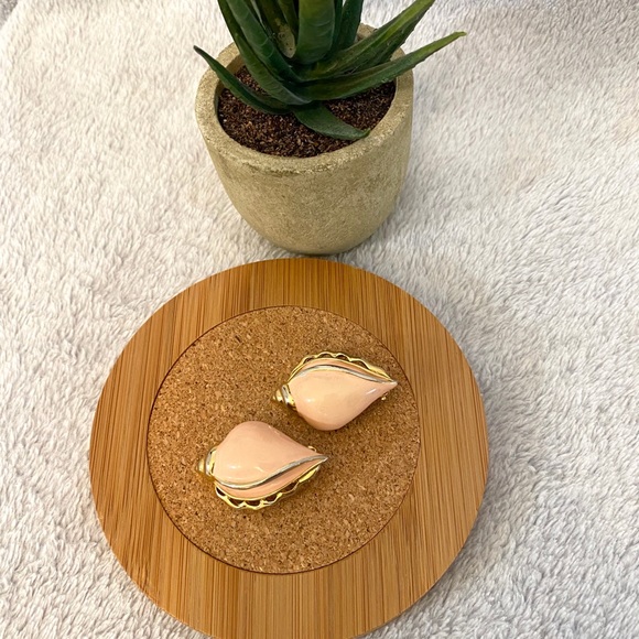 💛Vtg MIMI DI N 1987 Shell Earrings Clip-on - Picture 3 of 8